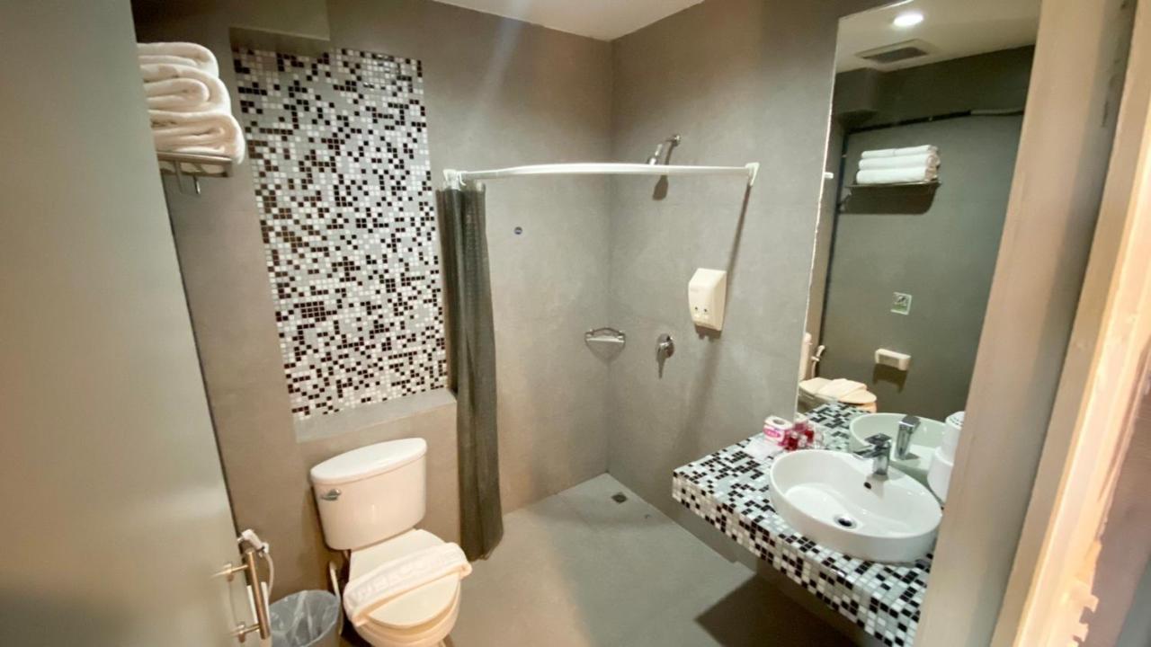 View Dee Bkk Airport Residence Банкок Екстериор снимка